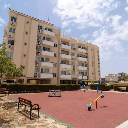 Kave Blue Mackenzie 1 Bdr Flat With Pool Apartment Larnaca Exterior foto