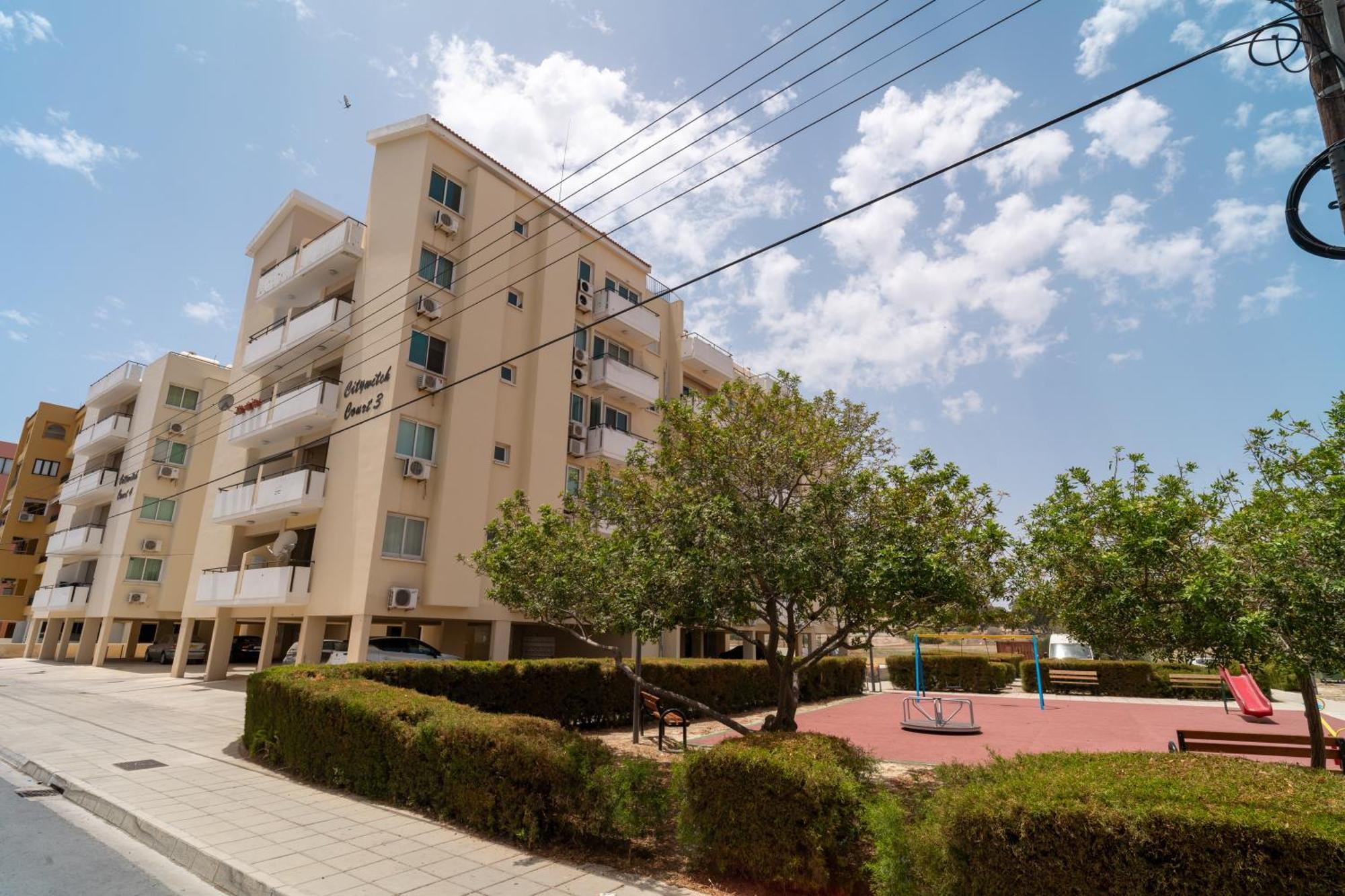 Kave Blue Mackenzie 1 Bdr Flat With Pool Apartment Larnaca Exterior foto