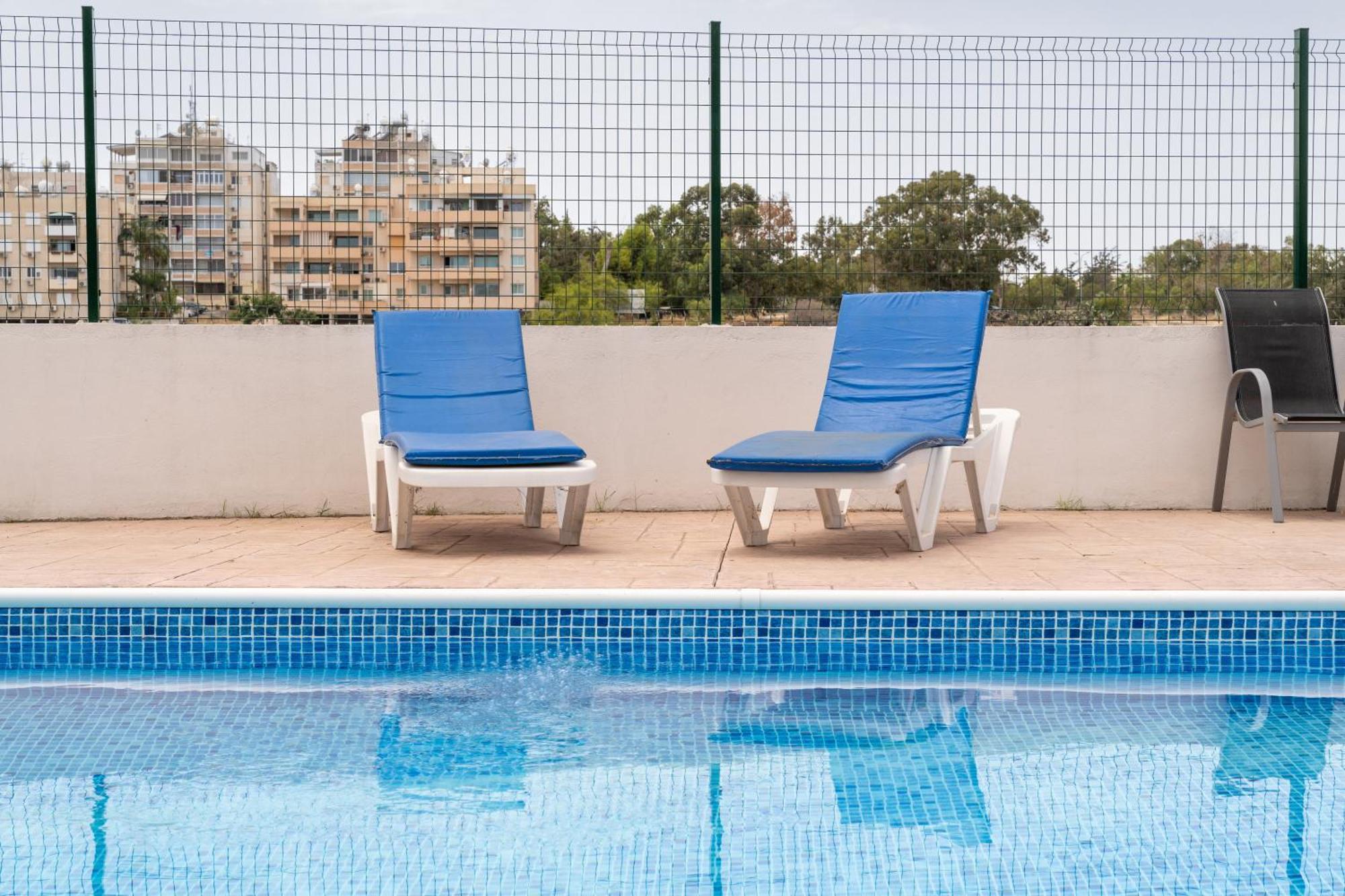 Kave Blue Mackenzie 1 Bdr Flat With Pool Apartment Larnaca Exterior foto